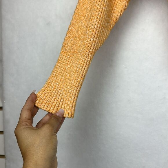 Express KNITTED BUTTON-FRONT CARDIGAN CROPPED CABLE SWEATER SZ XS - Picture 4 of 9